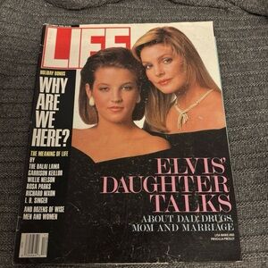 RARE December 1988 LIFE magazine, featuring Lisa Marie Presley Priscilla ELVIS